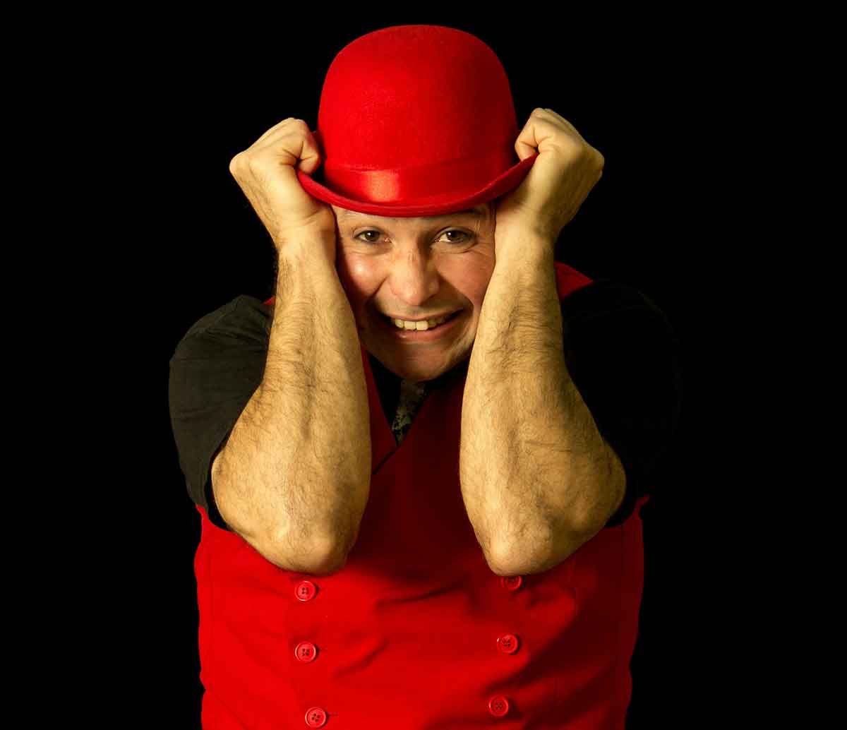 Image of Red Hat Entertainer